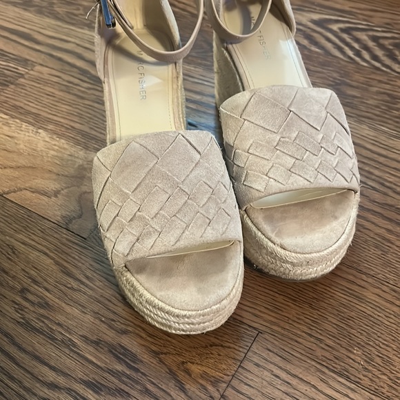 Marc Fisher Platform Espadrille Wedge Sandals - Picture 3 of 7